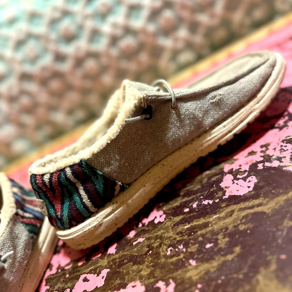 HEY DUDES Women’s Wendy Funk Wool slip ons sz 9 - Picture 6 of 10